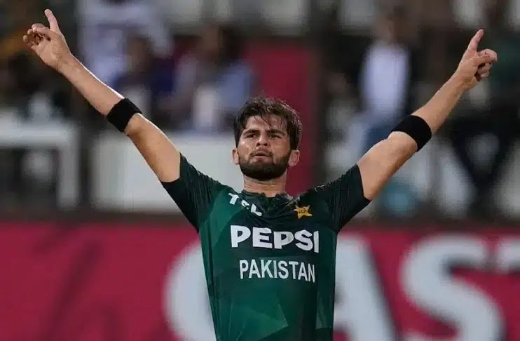 Shaheen Afridi shines in Big Bash League 2025 Shaheen Afridi takes a wicket for Sydney Thunder in BBL 2025